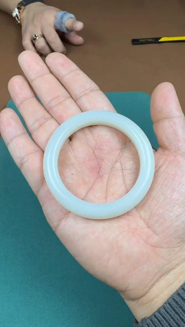 颈饰未镶嵌和田玉冷**知60