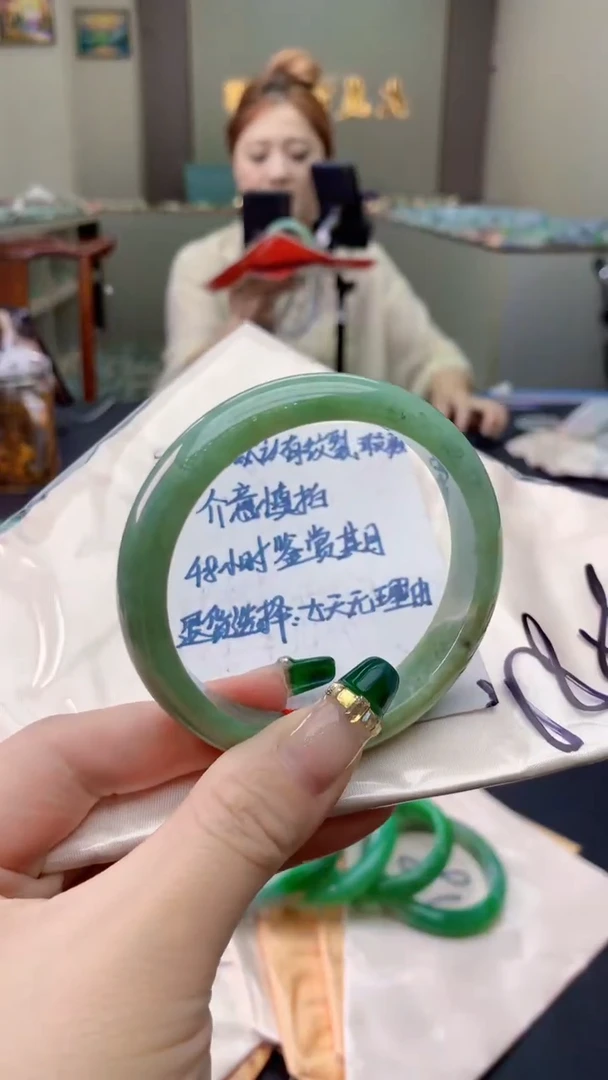 翡翠手镯未镶嵌0985986136
