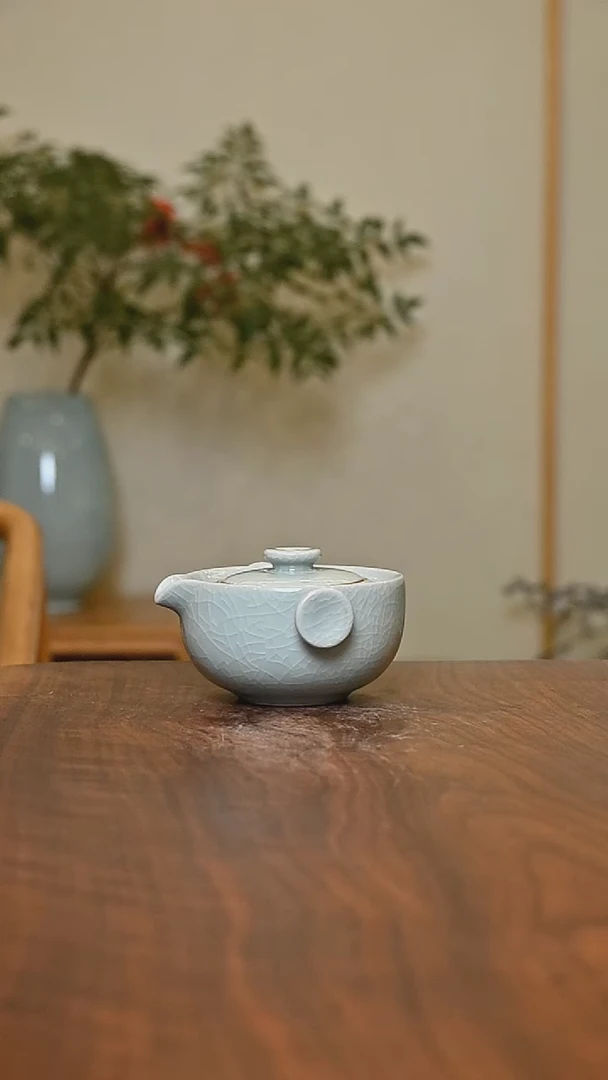 手抓壶 粉青釉 微瑕 朱家汝窑款