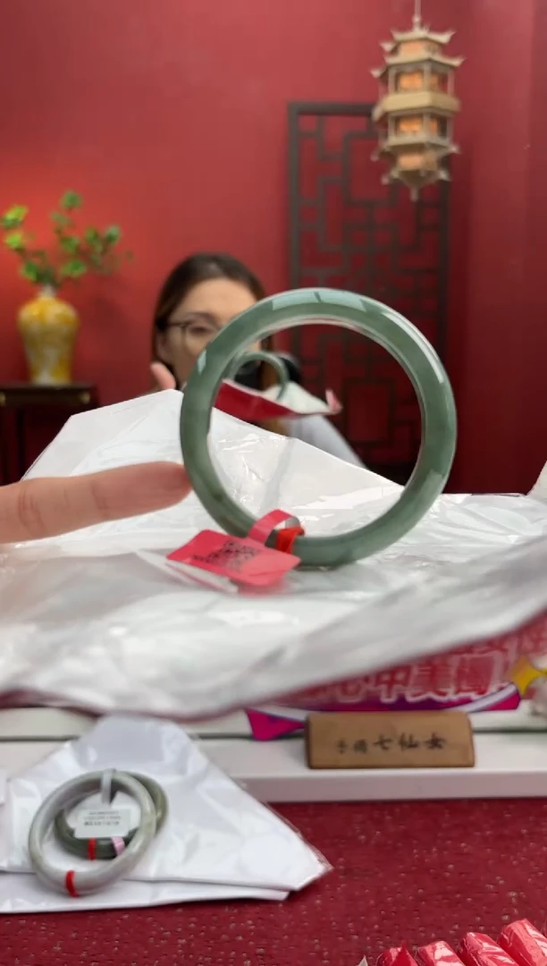 未镶嵌手镯翡翠翡翠手镯