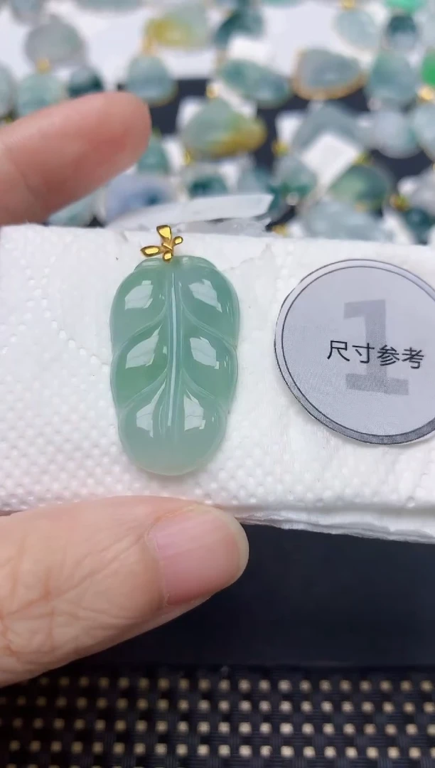 颈饰18K金镶嵌翡翠天然缅甸A货翡翠