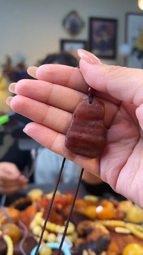 琥珀颈饰未镶嵌吊坠