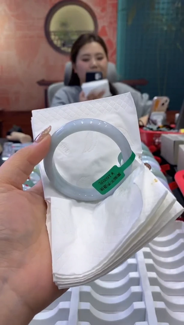 【闪购商品】翡翠手镯未镶嵌多人0011366