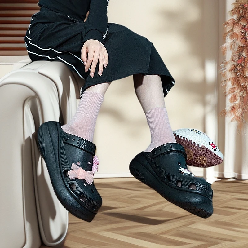 CROCS/卡骆驰男女泡芙洞洞鞋户外休闲时尚厚底一脚蹬沙滩鞋