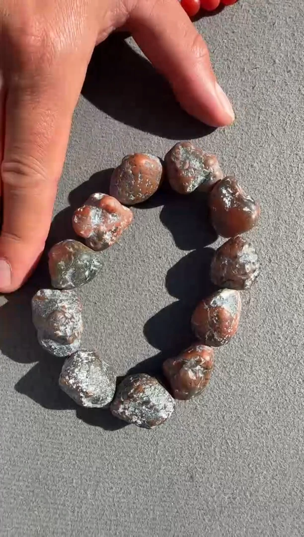 未镶嵌珠串南红玛瑙黏**！原矿无优化原石随型单圈W