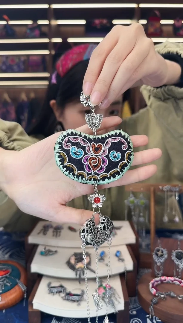 织绣568黔东南苗族刺绣