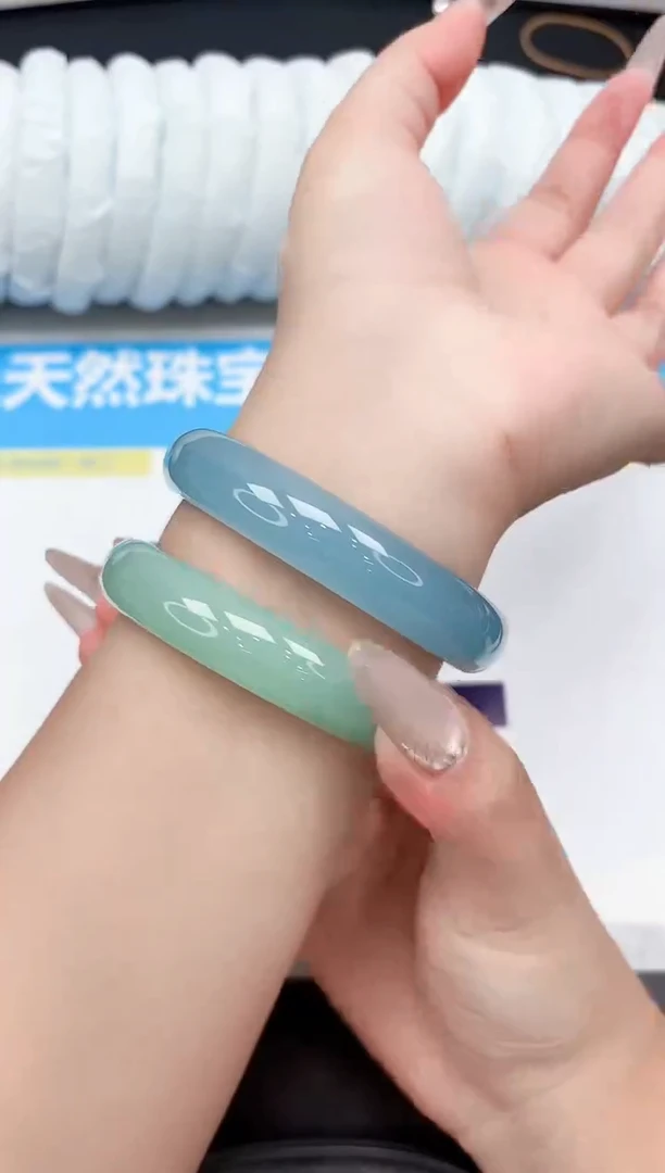未镶嵌手镯石英质玉274-62.4