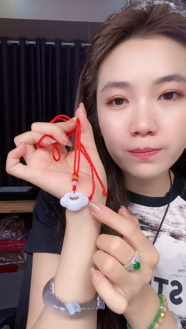 翡翠未镶嵌吊坠(不含链)缅甸天然翡翠A货如意锁吊坠