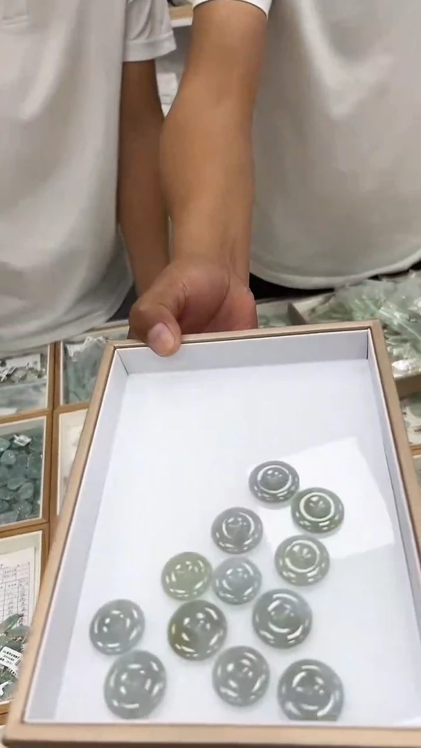 吊坠(不含链)未镶嵌翡翠天然A货翡翠平安扣（多样性发一）