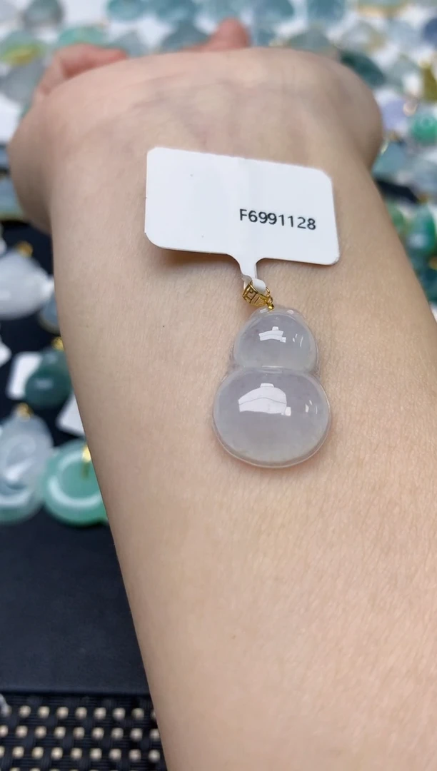 颈饰18K金镶嵌翡翠天然缅甸A货翡翠