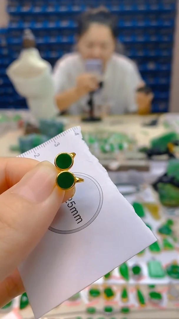 颈饰未镶嵌翡翠新号开播 全场乱卖