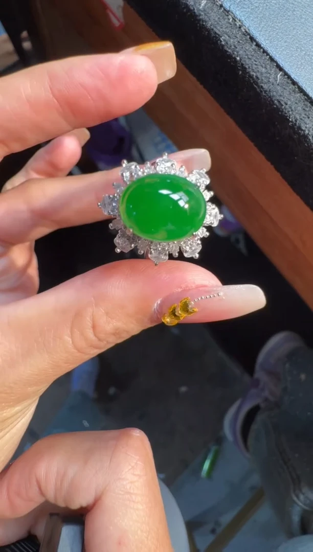 未镶嵌定制翡翠翡翠A货有轻微色差属于正常现象，戒指1