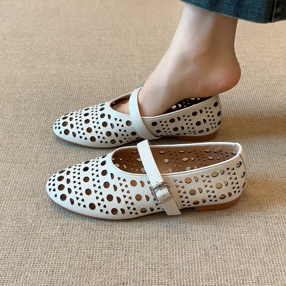 RubyL/1cm2025年春夏休闲透气舒适百搭圆头平跟粗跟洞洞鞋女款