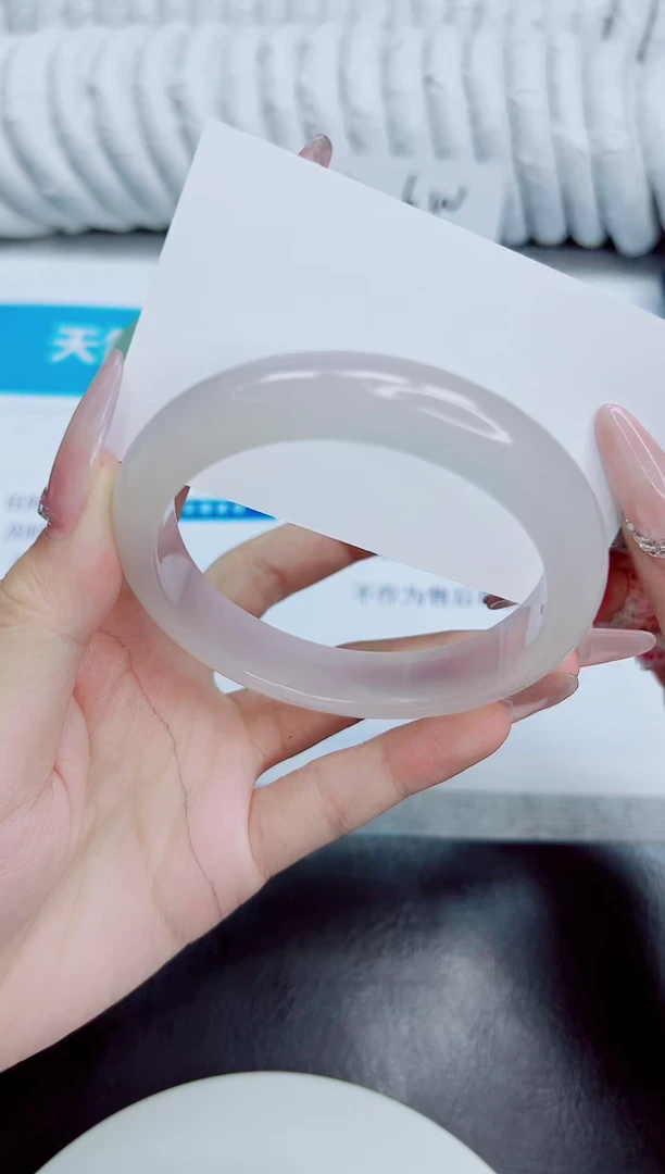 未镶嵌手镯石英质玉192/58