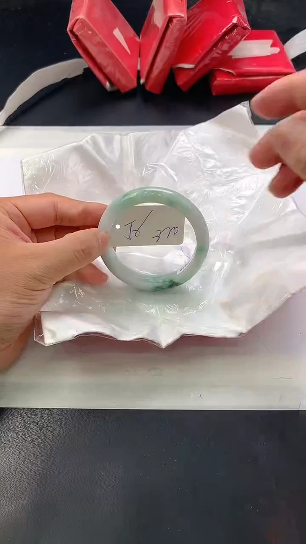 翡翠手镯未镶嵌206