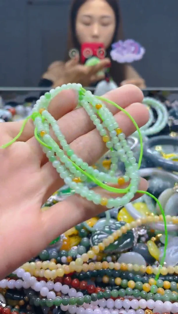 颈饰未镶嵌翡翠4MM/D/翡翠A货，一件也是批   发价