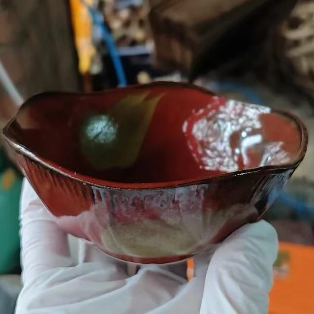 国营老瓷，微瑕介意勿拍，铁红花口杯1只