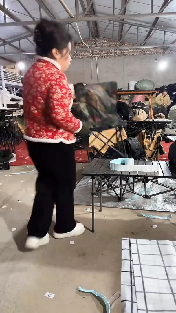 铁小号  折叠靠背   颜色随机