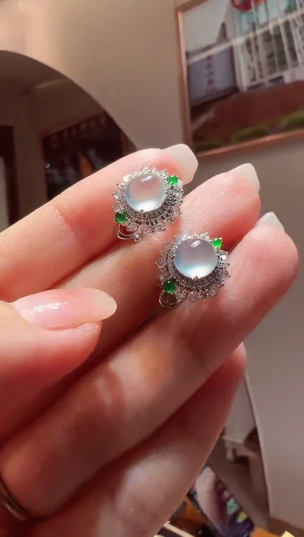 翡翠18K金镶嵌耳饰蛋面