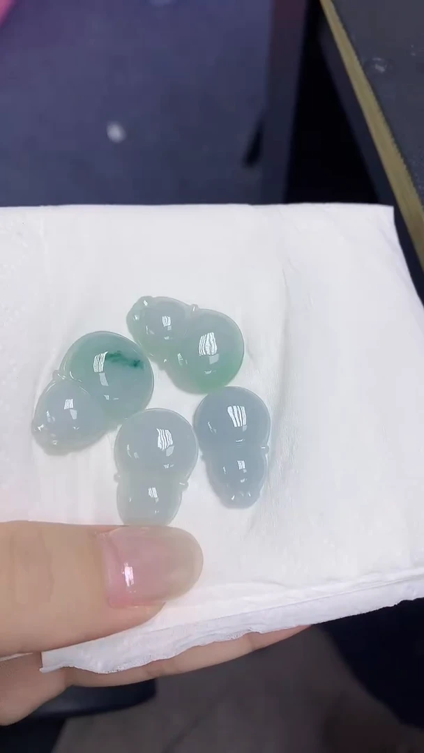 翡翠未镶嵌颈饰天然缅甸翡翠A货多样性发其一