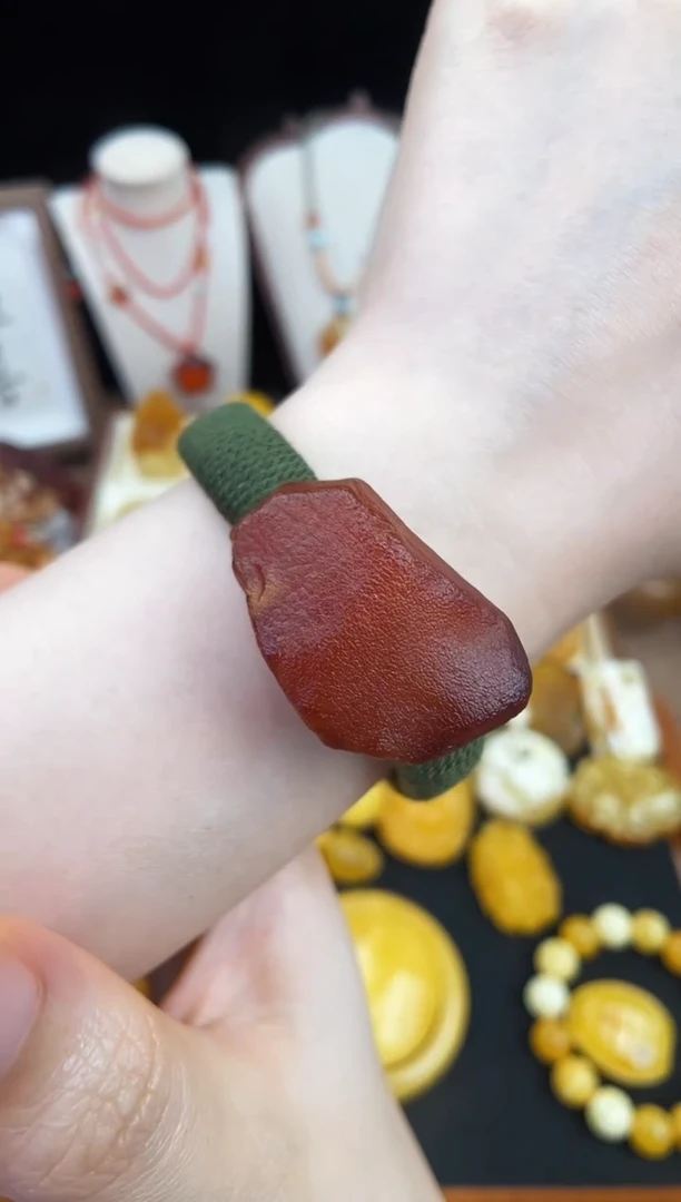 琥珀未镶嵌珠宝奇石柒月