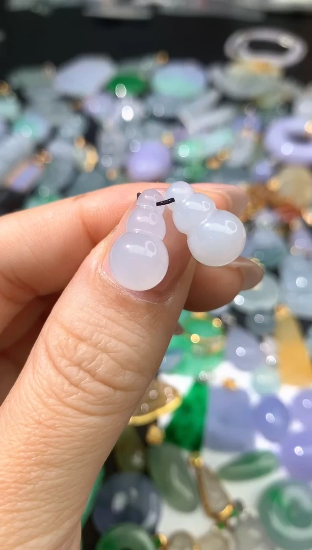 颈饰未镶嵌翡翠吊坠