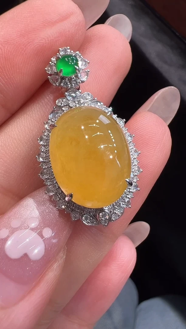 颈饰18K金镶嵌翡翠?****n吊坠