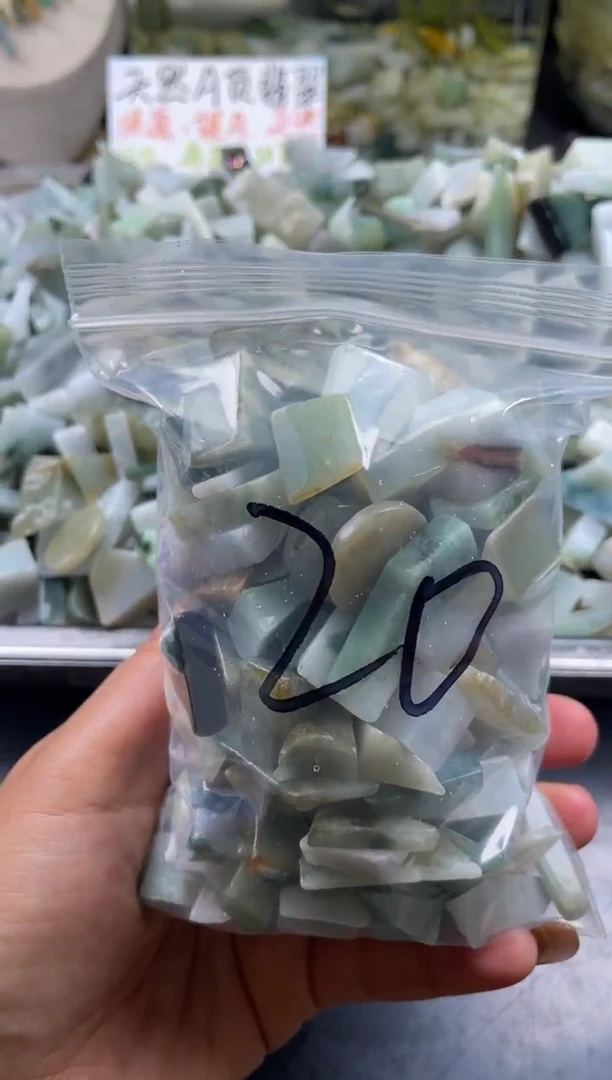 配石翡翠天然翡翠小号500克20