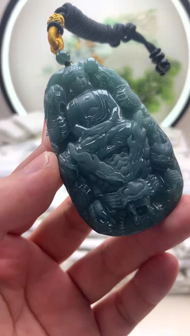 颈饰未镶嵌翡翠大日