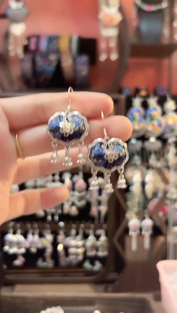 织绣云织谣老绣饰品  279