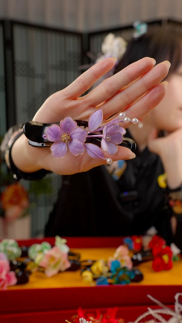 刺绣非遗绒花手工饰品