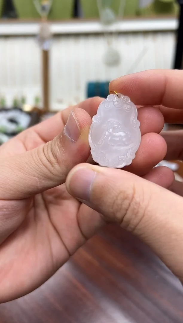 颈饰未镶嵌和田玉野牛沟羊