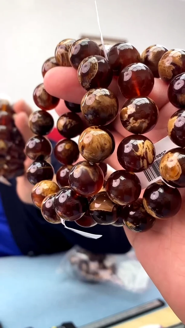 未镶嵌琥珀珠宝奇石假一罚十，多样性发一件027