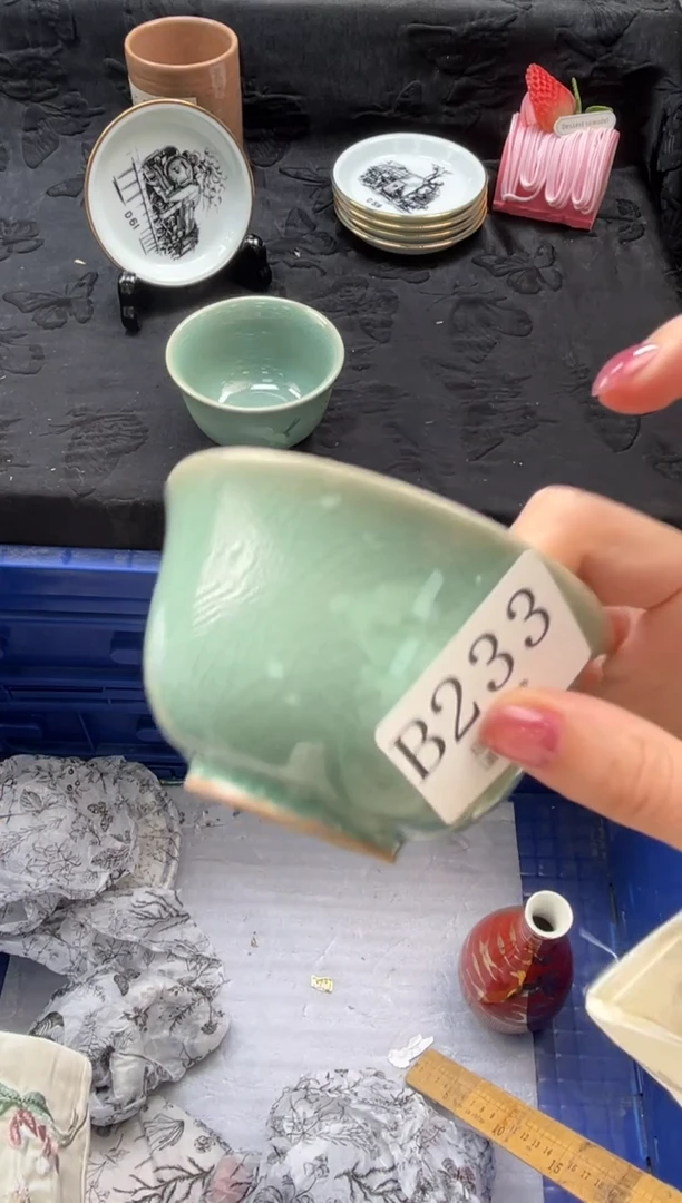 瓷片饭****堆       B233