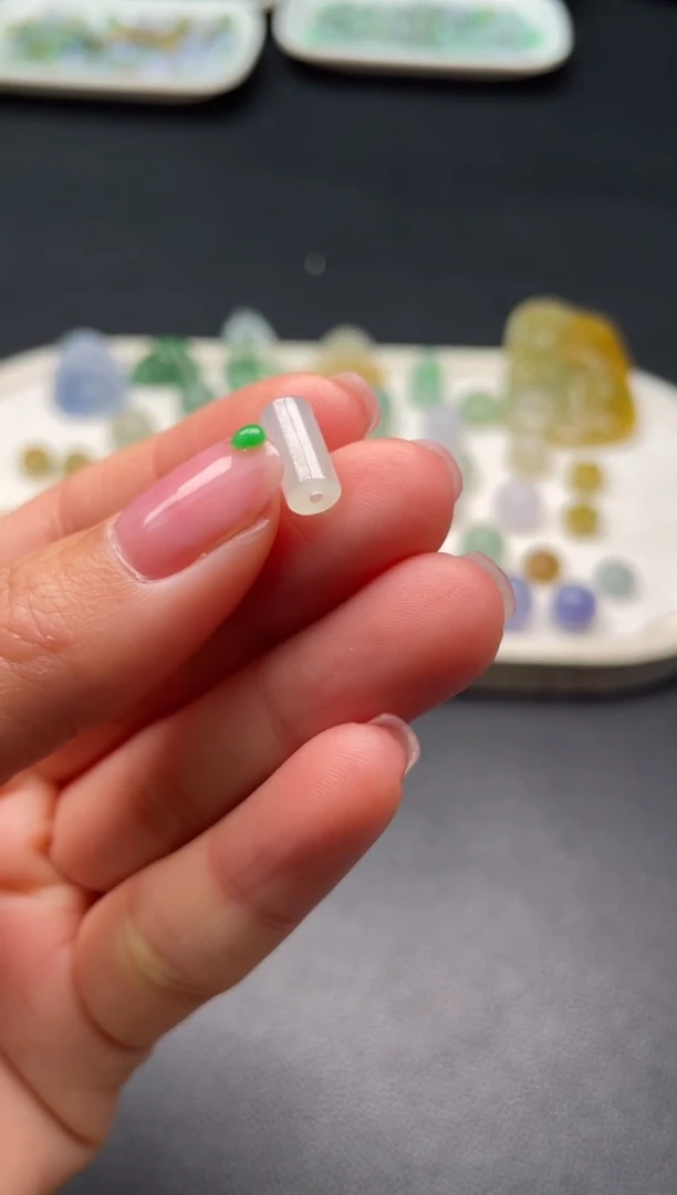 【闪购商品】翡翠颈饰未镶嵌啊A355