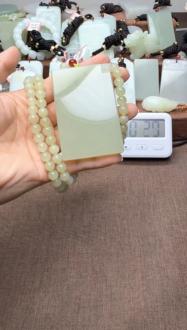 颈饰未镶嵌和田玉1
