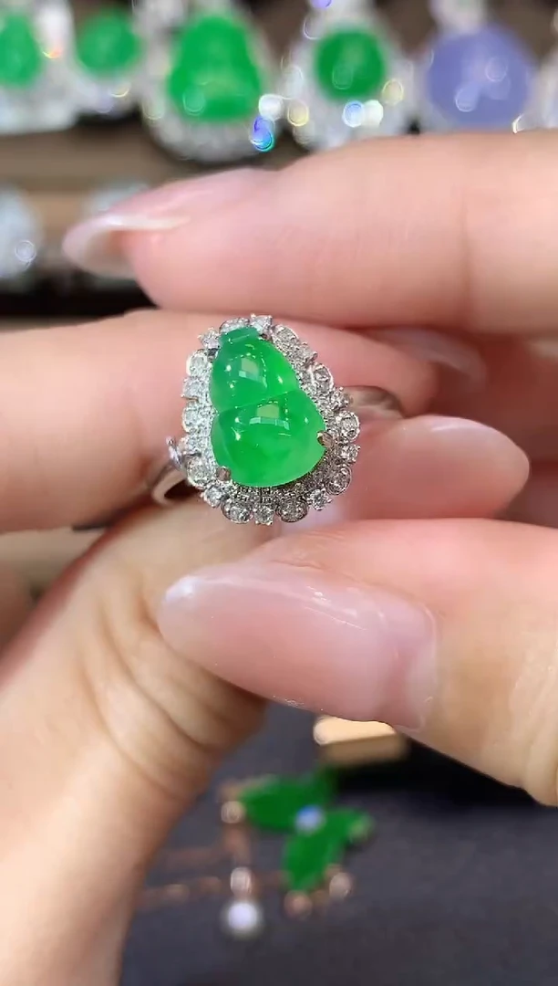 18K金镶嵌戒指翡翠A61