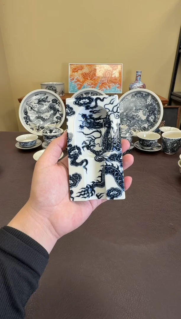 二号釉1351龙纹雪茄缸