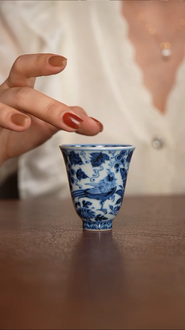 元青花锦鸡纹闻香杯