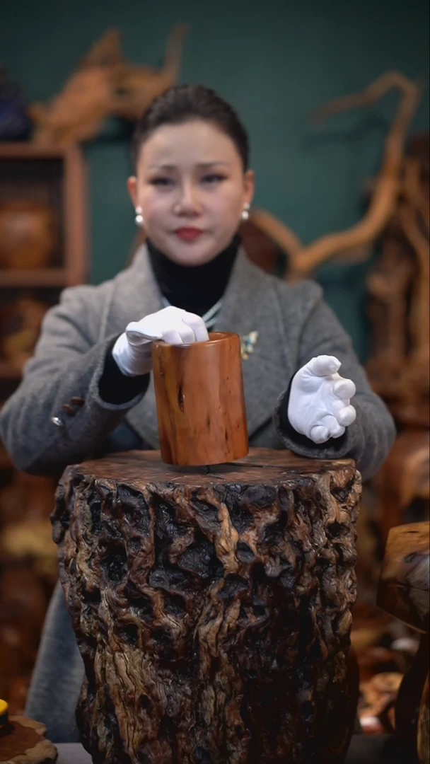 【闪购商品】枣木雷击枣木笔筒