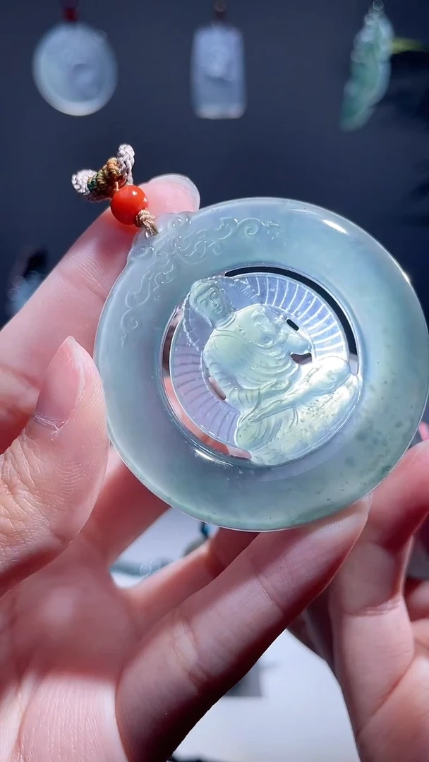 翡翠未镶嵌颈饰阿弥