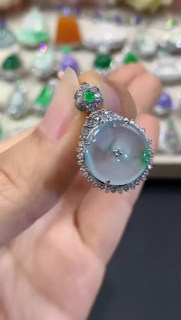 吊坠(不含链)18K金镶嵌翡翠C56