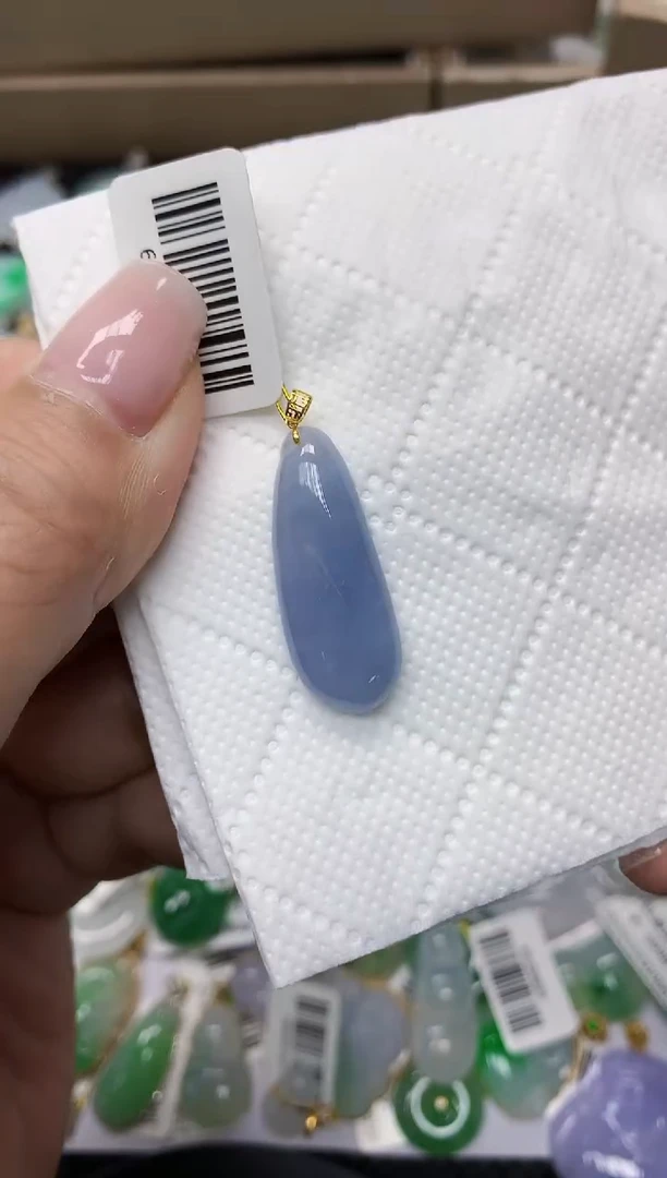 颈饰18K金镶嵌翡翠1111111111