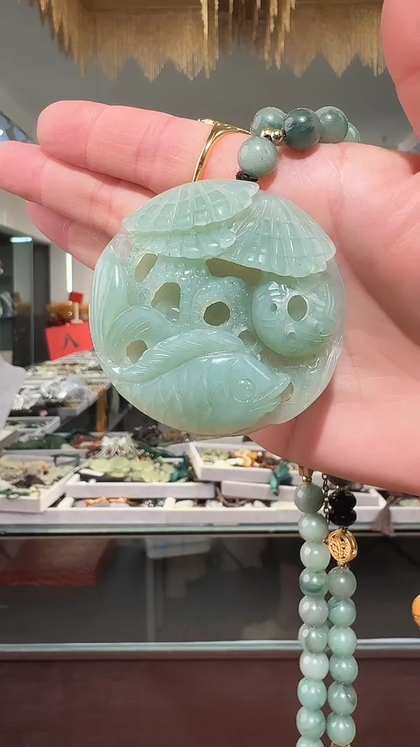未镶嵌岫玉颈饰吊坠