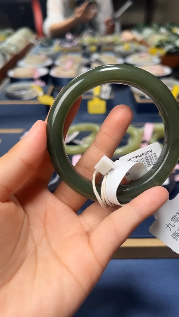 和田玉手镯未镶嵌A0639-56