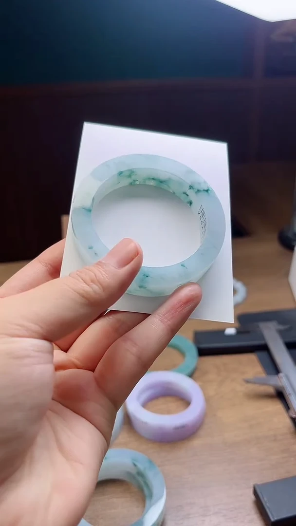 未镶嵌手镯定制翡翠一*一定制