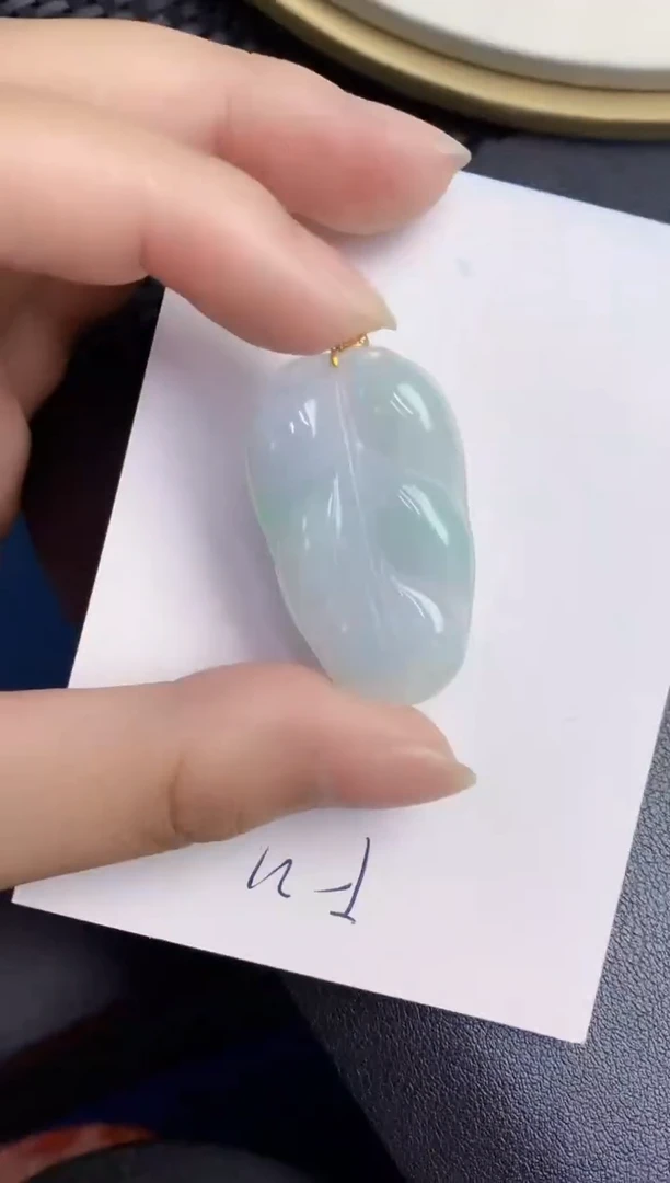 翡翠未镶嵌颈饰000000000