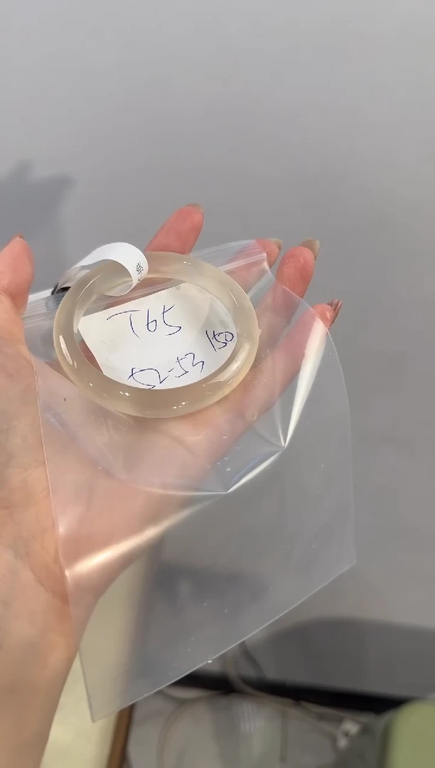 玛瑙/玉髓手镯未镶嵌系***张T65