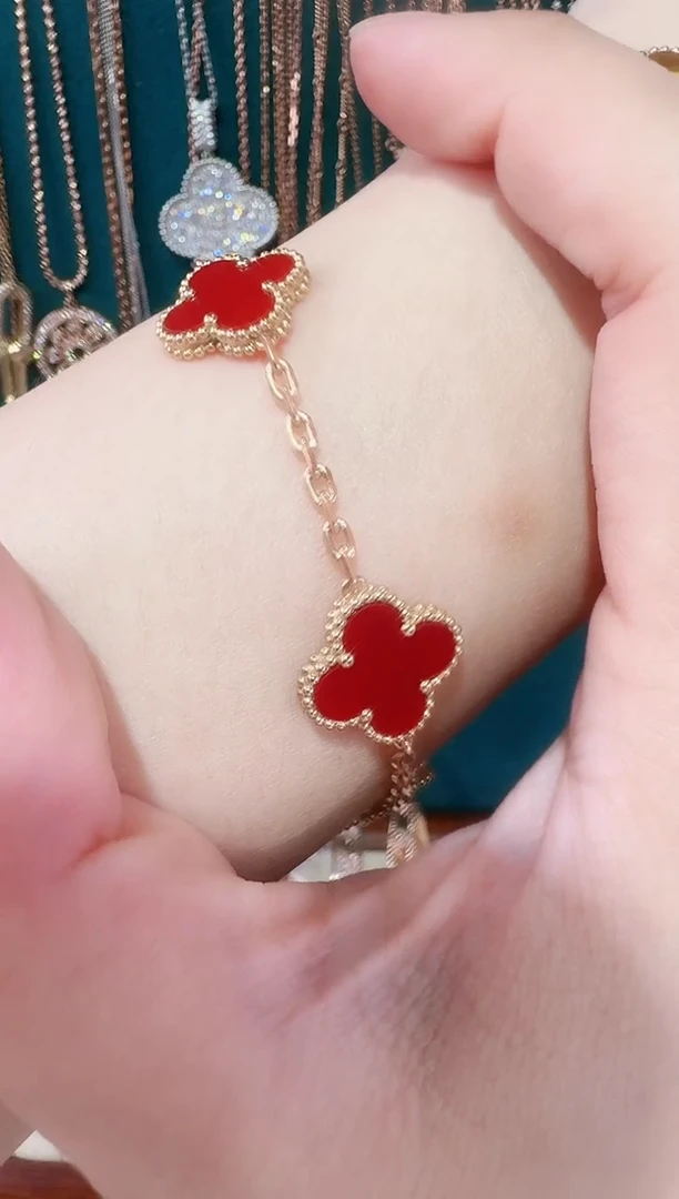 18K金镶嵌手链玛瑙/玉髓手链