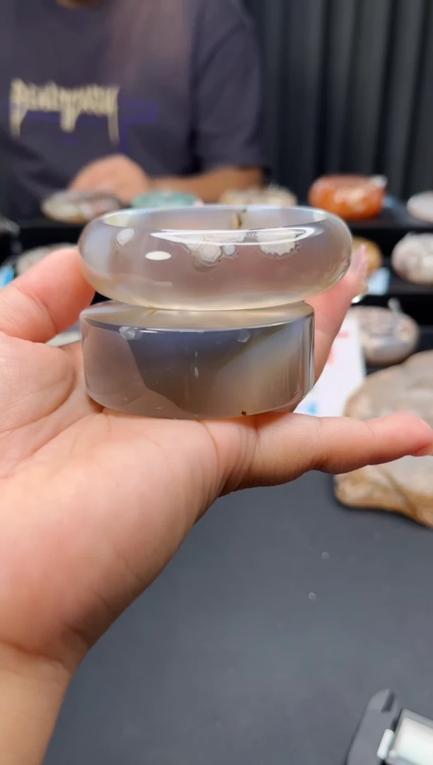 石英质玉手镯未镶嵌赠送镯心（圈口61